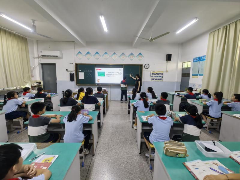 认识棱镜 1.jpg 认识棱镜 1.jpg